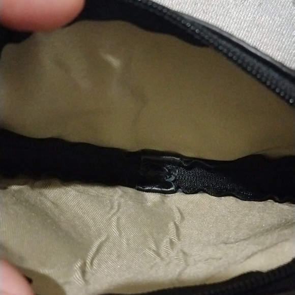 Genuine Leather Black Vera Pelle Heart shaped crossbody bag, adjustable - Picture 4 of 4